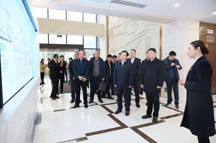 四川尊龙凯时集团领导带队赴重庆高速集团和重庆巨能集团开展业务交流