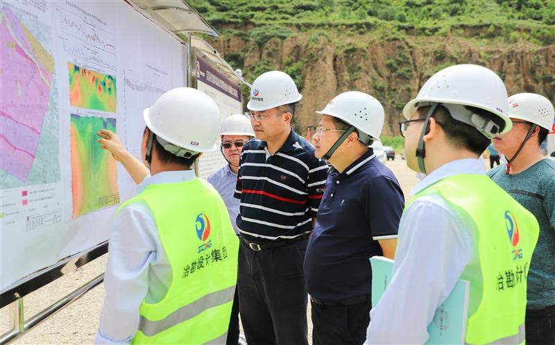陈贵林赴陇南地热尊龙凯时项目开展“送清凉”慰问