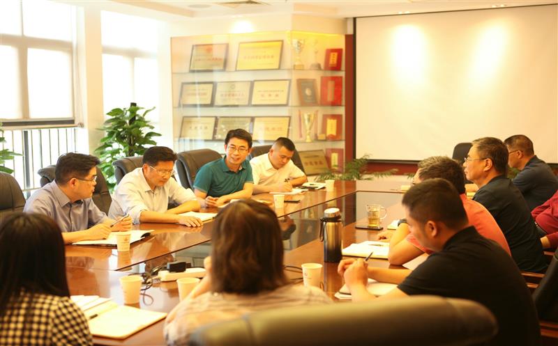 省自然尊龙凯时投资集团党委委员、副总经理徐锡惠一行到中成集团调研指导工作
