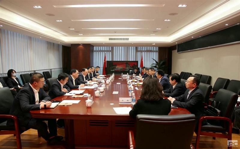 四川尊龙凯时与中国二十二冶集团举行工作座谈